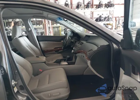 2011 Honda Accord 3.5 Ex-L z USA, uszkodzony, nr VIN 1HGCP3F89BA032466